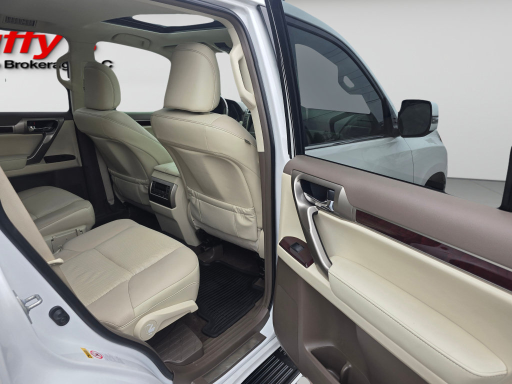 Used 2018 Lexus GX 460 Premium AWD/4WD image 29