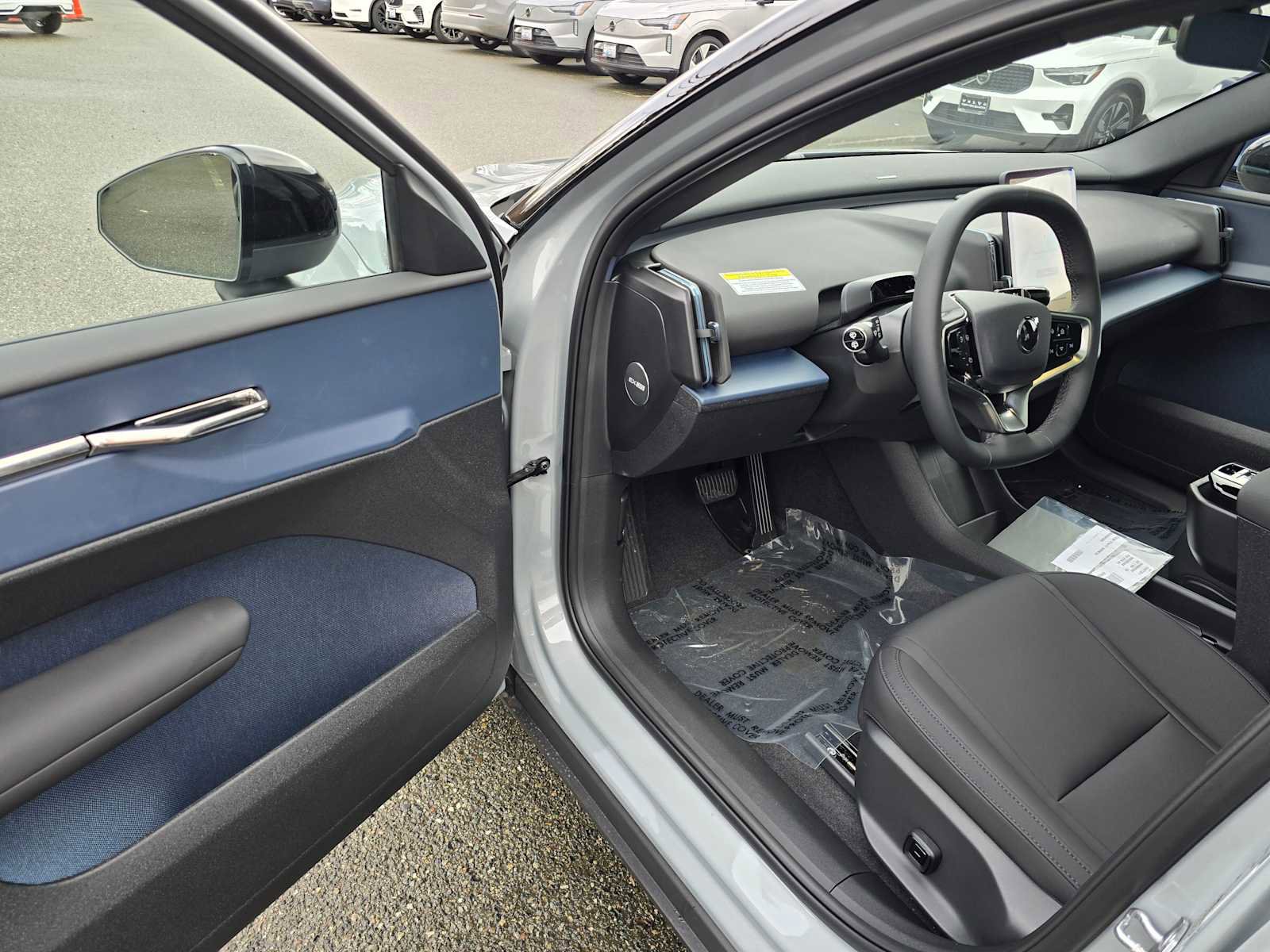 New 2026 Volvo EX30 Plus w/ Protection Package Premier AWD/4WD image 19