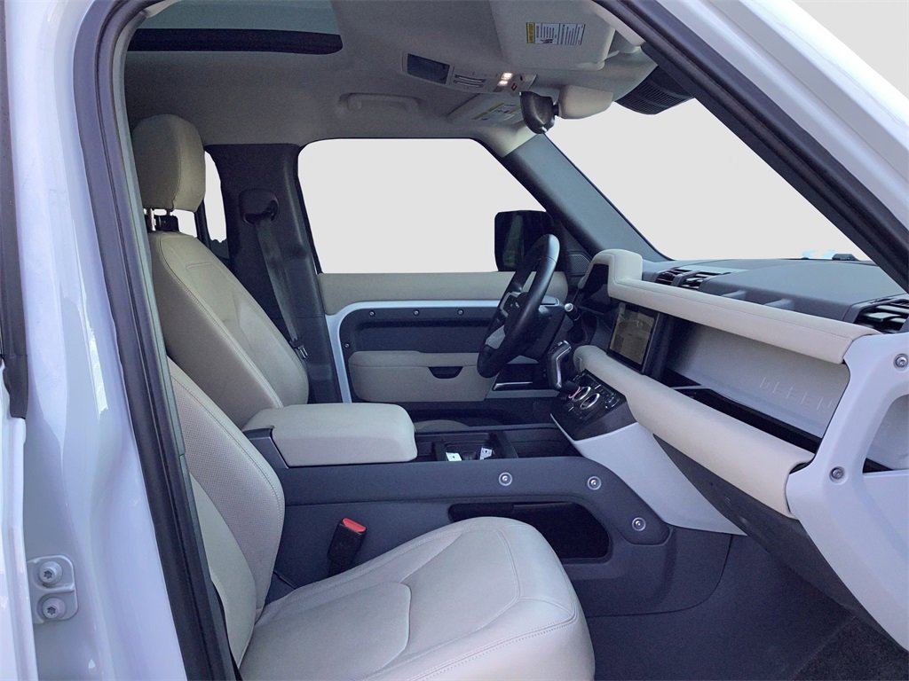 Used 2023 Land Rover Defender 110 S image 18