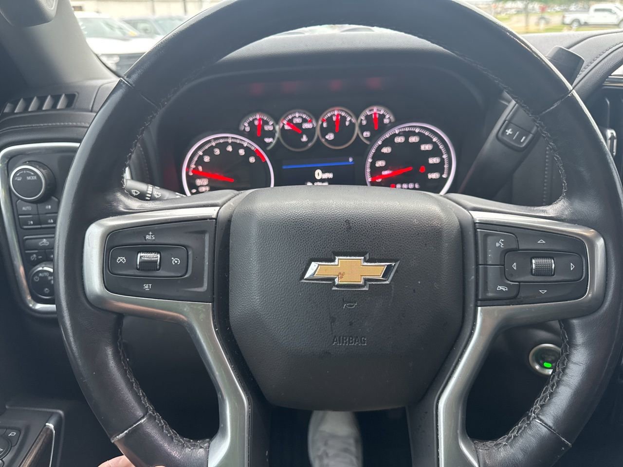 Used 2022 Chevrolet Silverado 1500 LT w/ Z71 Off-Road Package image 12