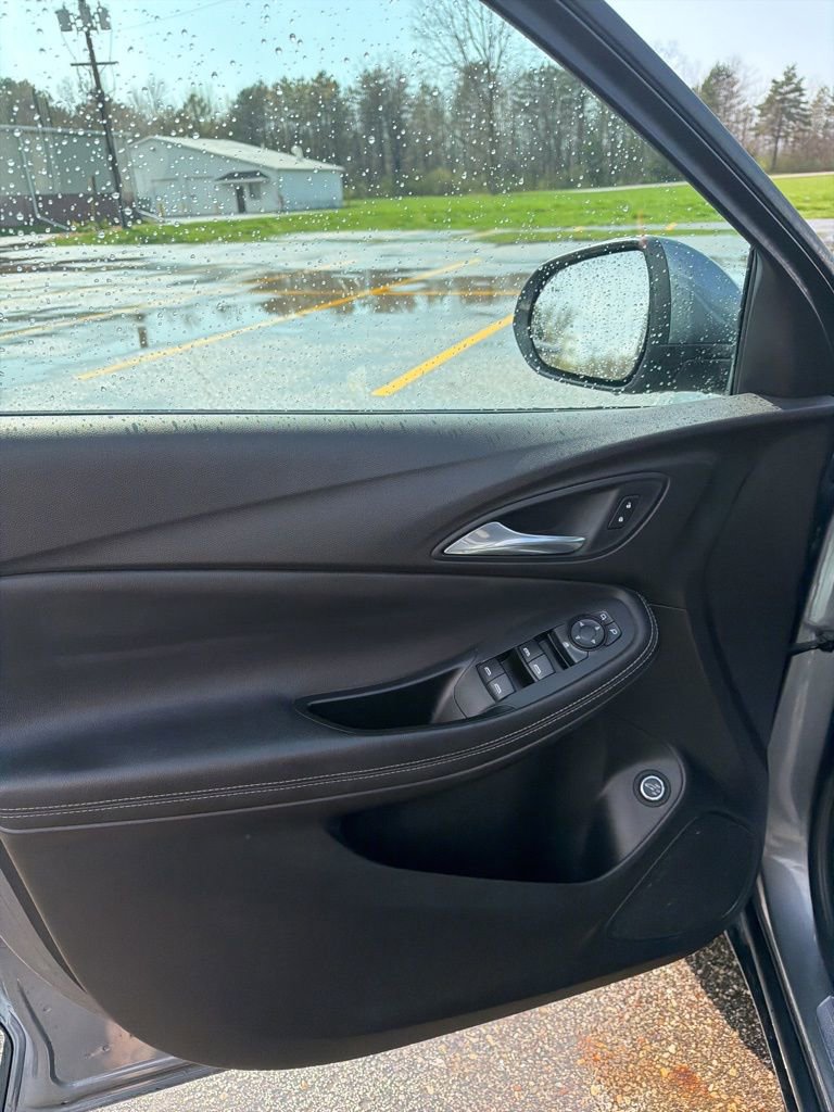 Used 2021 Buick Encore GX Select AWD/4WD image 10