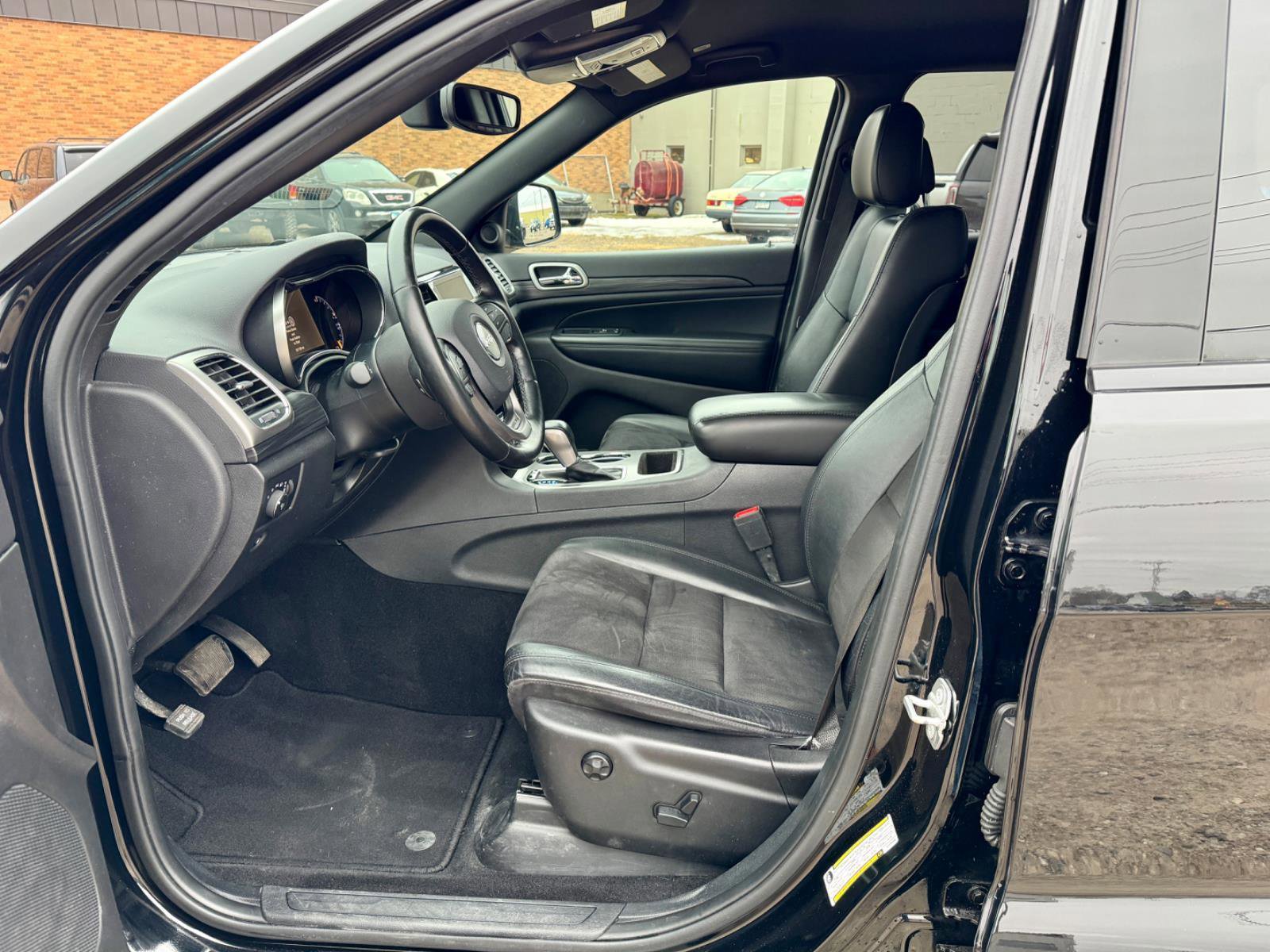 Used 2020 Jeep Grand Cherokee Altitude image 9