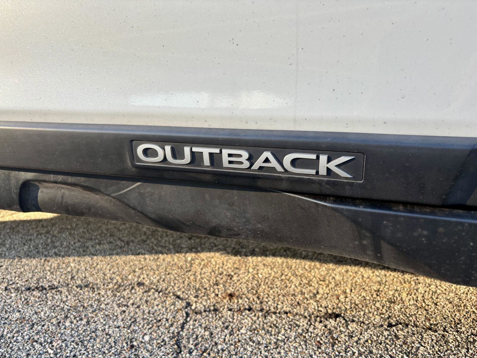 Used 2018 Subaru Outback 2.5i Limited image 23