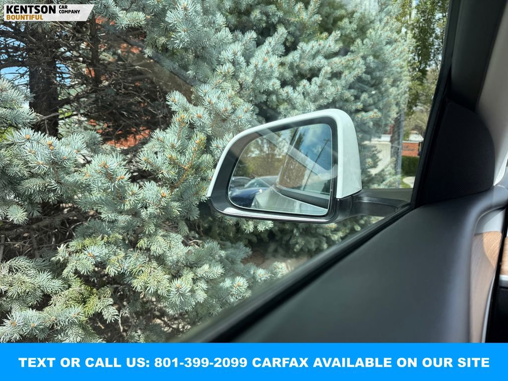 Used 2023 Tesla Model Y Performance AWD/4WD image 15