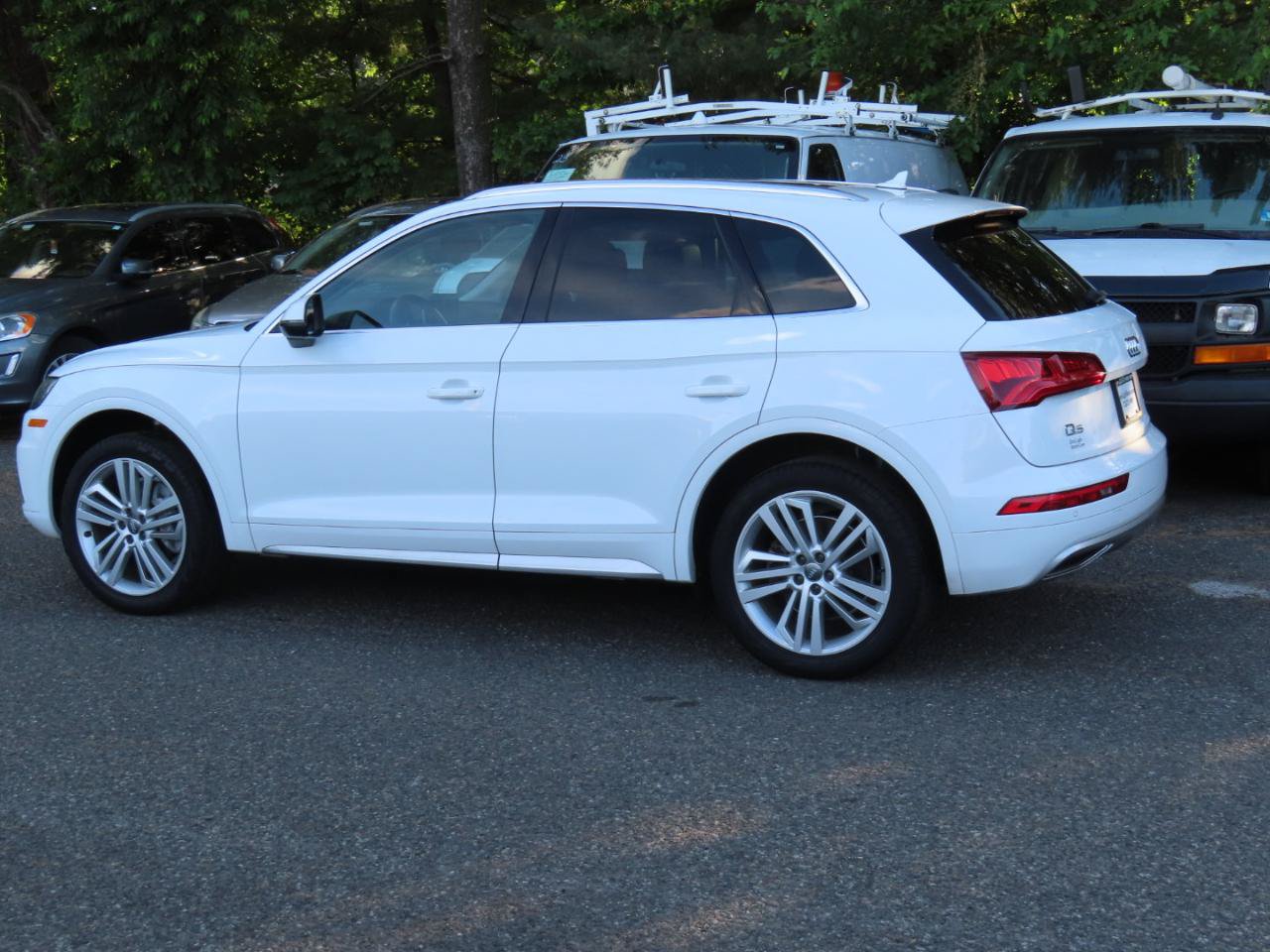 Used 2020 Audi Q5 2.0T Premium Plus w/ Premium Plus Package AWD/4WD image 3