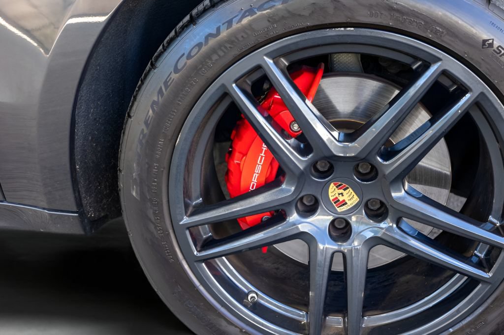 Used 2021 Porsche Macan GTS w/ Premium Package Plus (PF9) AWD/4WD image 11