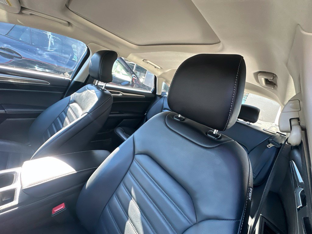 Used 2017 Ford Fusion SE w/ Fusion SE Technology Package AWD/4WD image 23