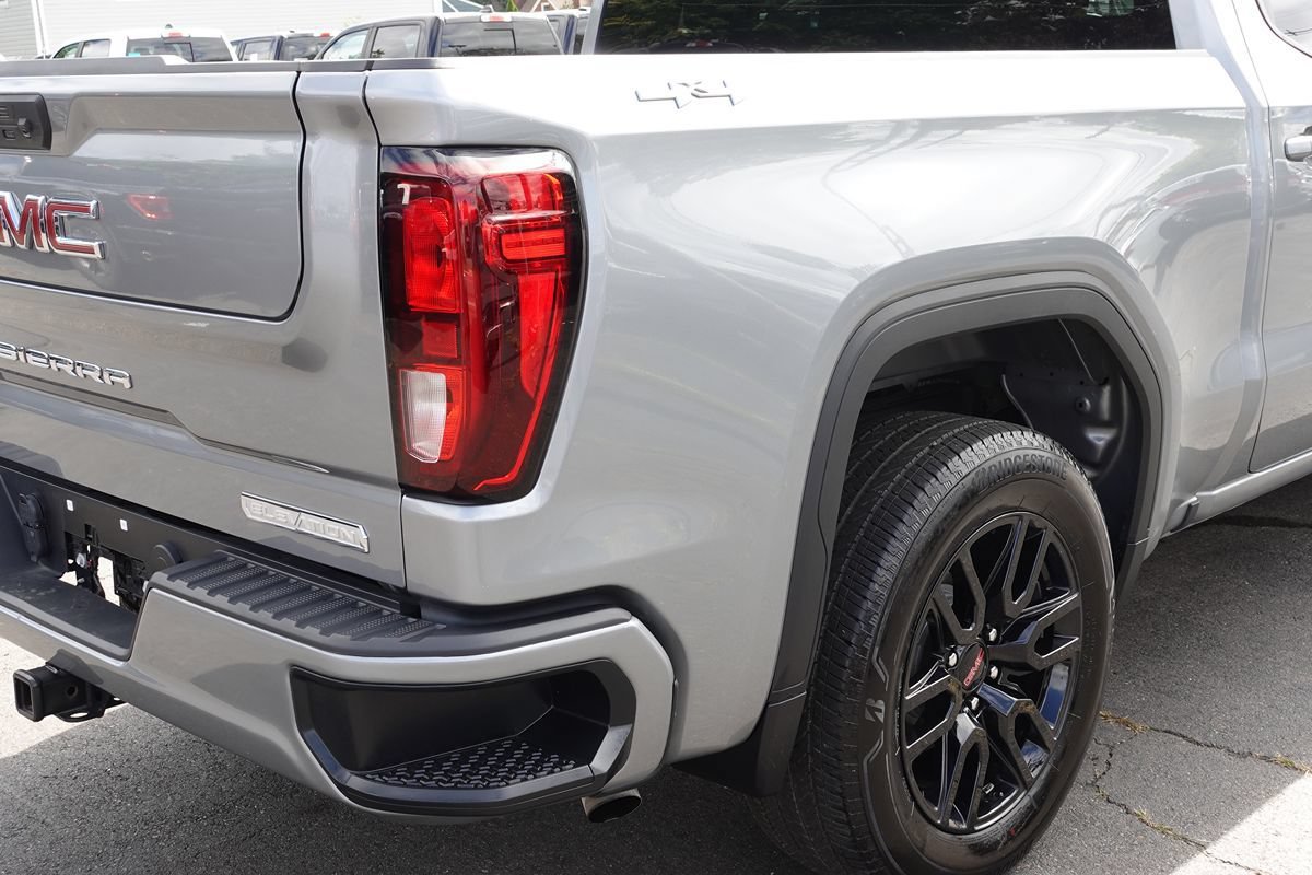 Used 2025 GMC Sierra 1500 Elevation AWD/4WD image 10