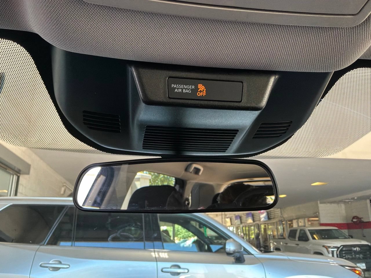 Used 2025 Nissan Rogue SV FWD image 19