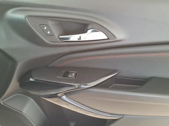 New 2026 Chevrolet Trax RS image 9