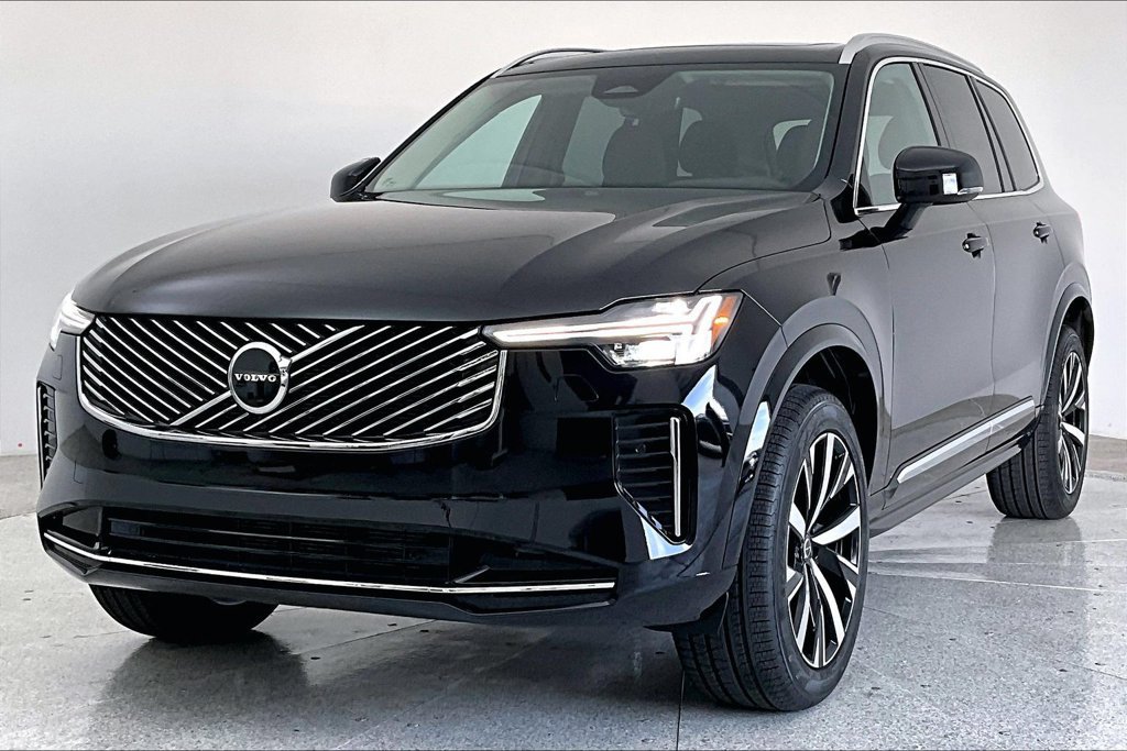 New 2026 Volvo XC90 B5 Core AWD/4WD image 2