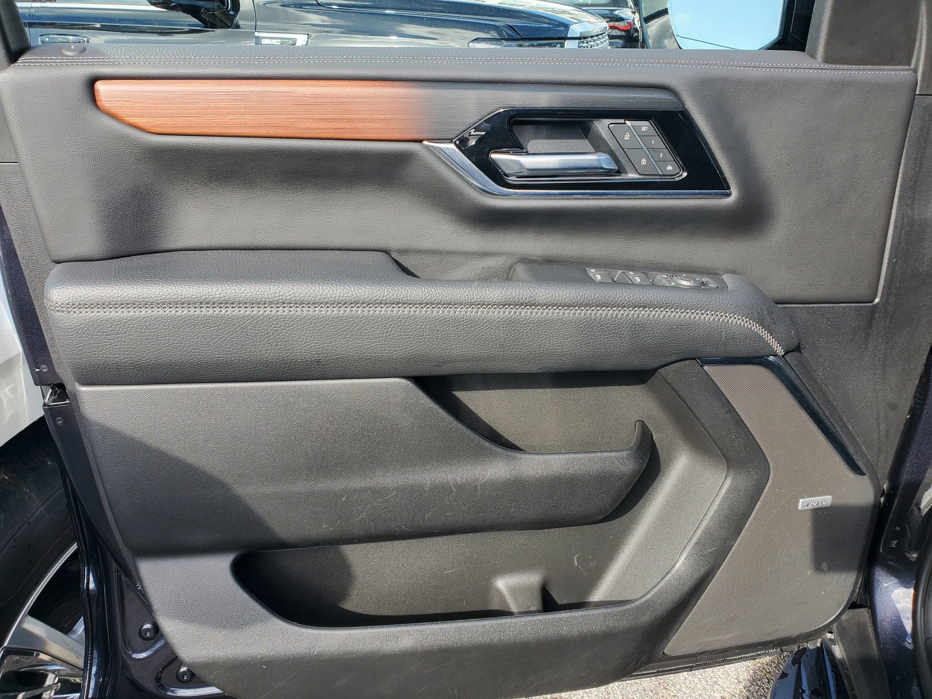 Used 2025 GMC Yukon Denali RWD image 20