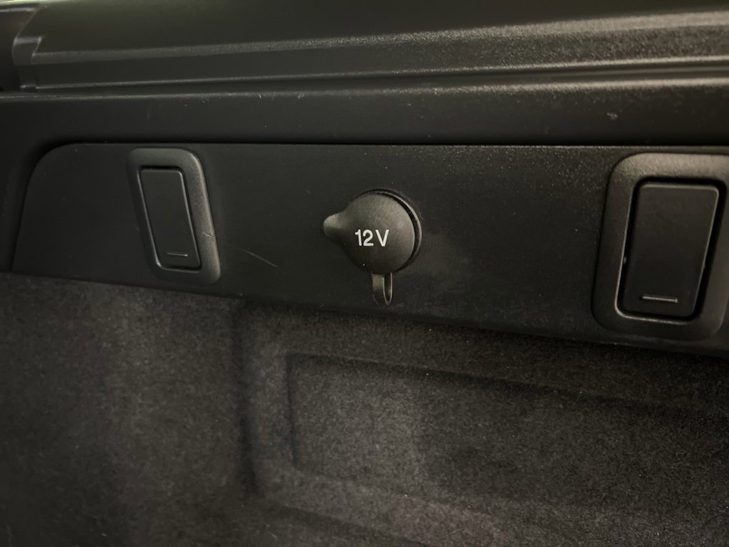 Used 2020 Land Rover Range Rover Velar S image 35