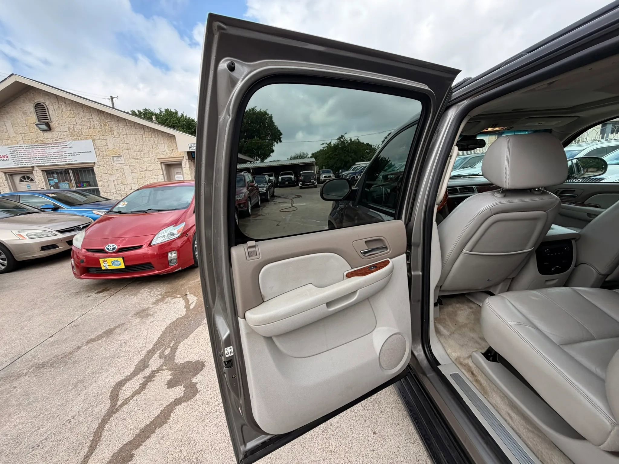 Used 2007 Chevrolet Avalanche LT w/ LT Preferred Equipment Group AWD/4WD image 26