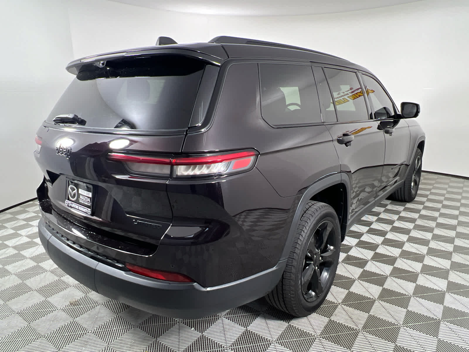 Used 2022 Jeep Grand Cherokee L Limited w/ Luxury Tech Group II RWD image 7