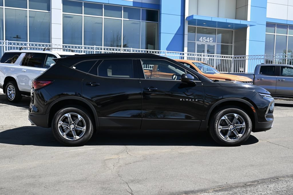 New 2026 Chevrolet Blazer LT w/ Convenience Package AWD/4WD image 4
