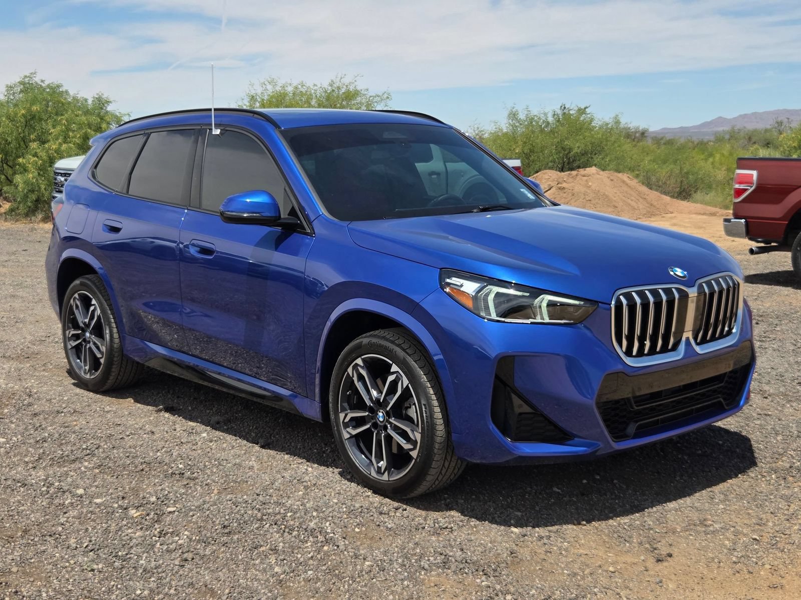 Used 2023 BMW X1 xDrive28i w/ M Sport Package AWD/4WD image 3