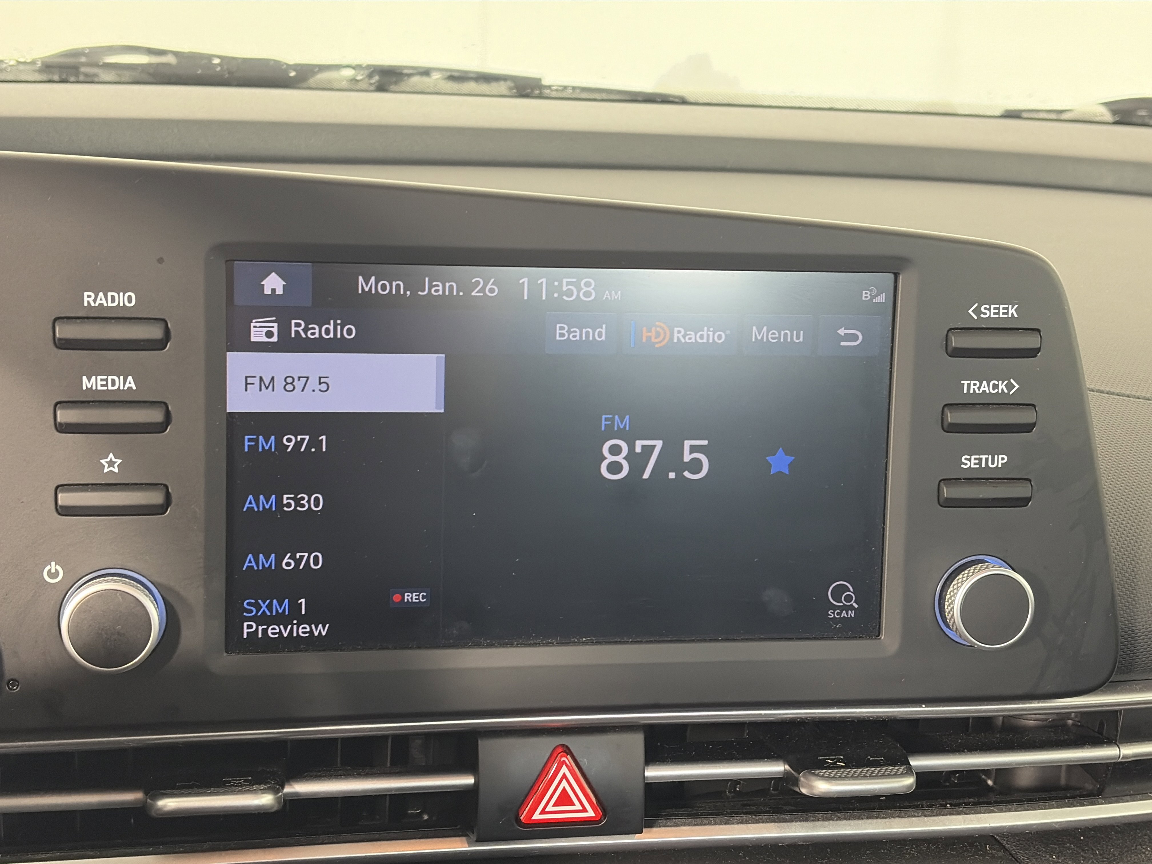 Used 2023 Hyundai Elantra SEL image 19