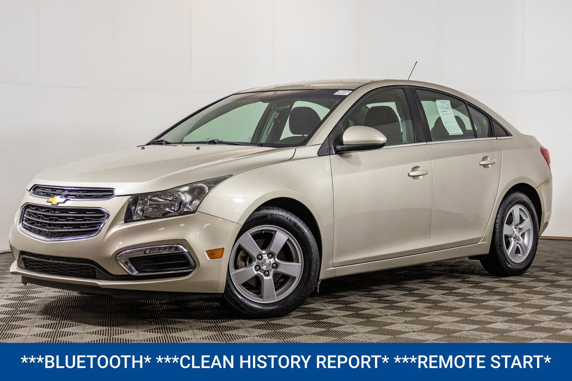 Used 2015 Chevrolet Cruze LT image 2