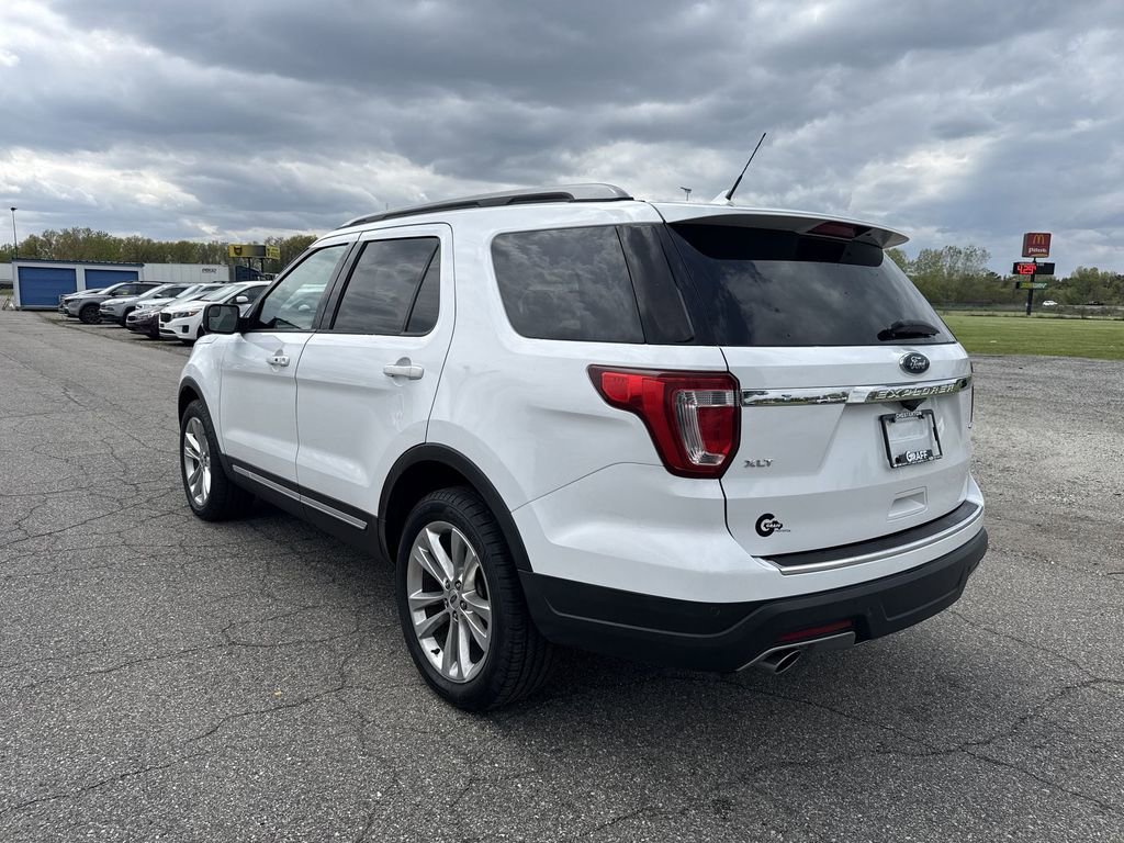 Used 2018 Ford Explorer XLT w/ Equipment Group 202A AWD/4WD image 6
