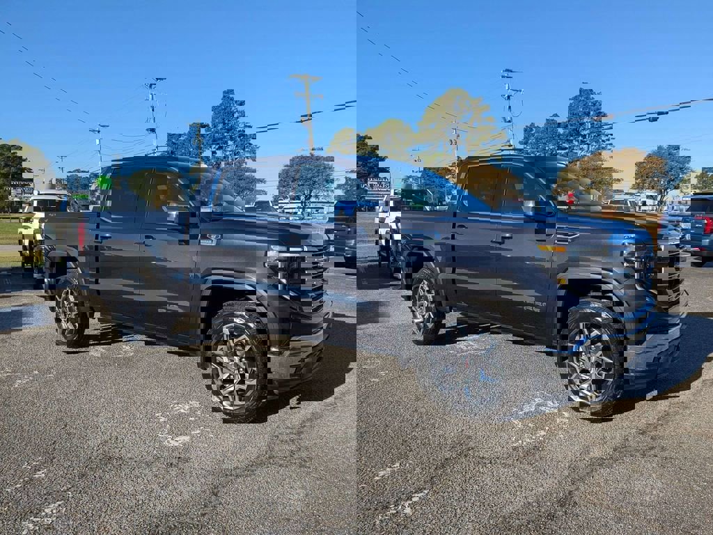 New 2026 GMC Sierra 1500 SLE w/ Preferred Package image 3