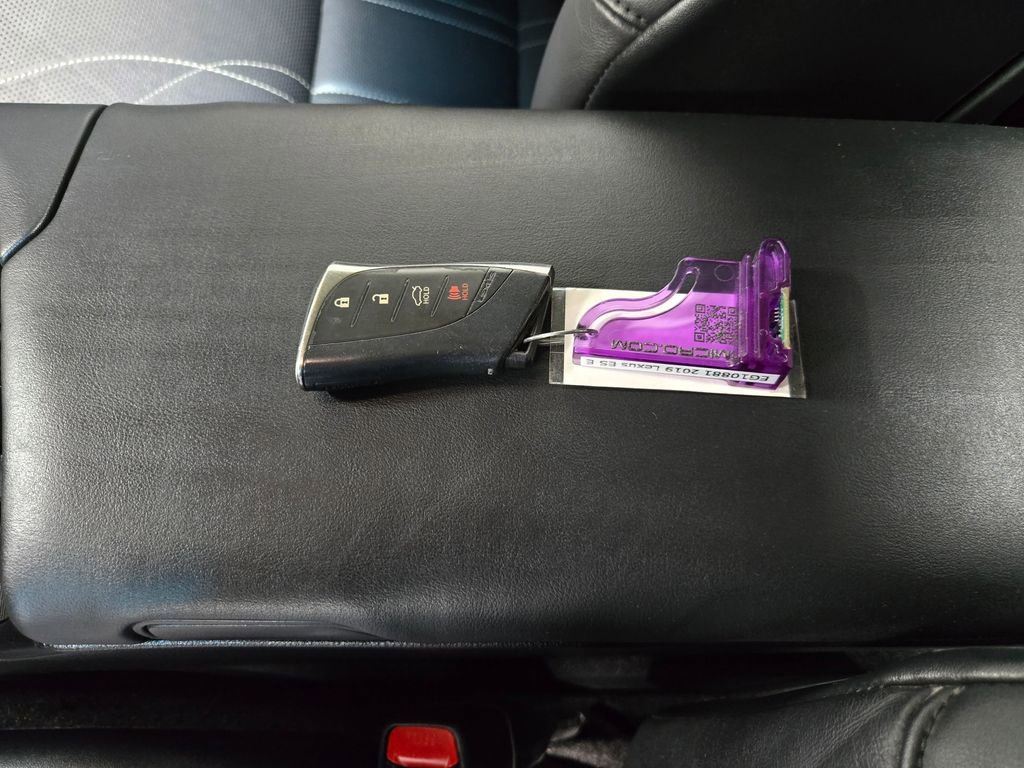 Used 2019 Lexus ES 350 Luxury w/ Accessory Package 2 image 31