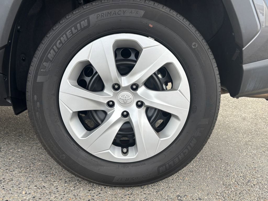Used 2024 Toyota RAV4 LE image 30