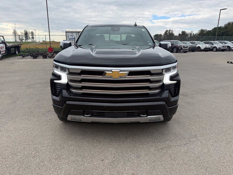Used 2022 Chevrolet Silverado 1500 High Country w/ High Country Premium Package AWD/4WD image 15