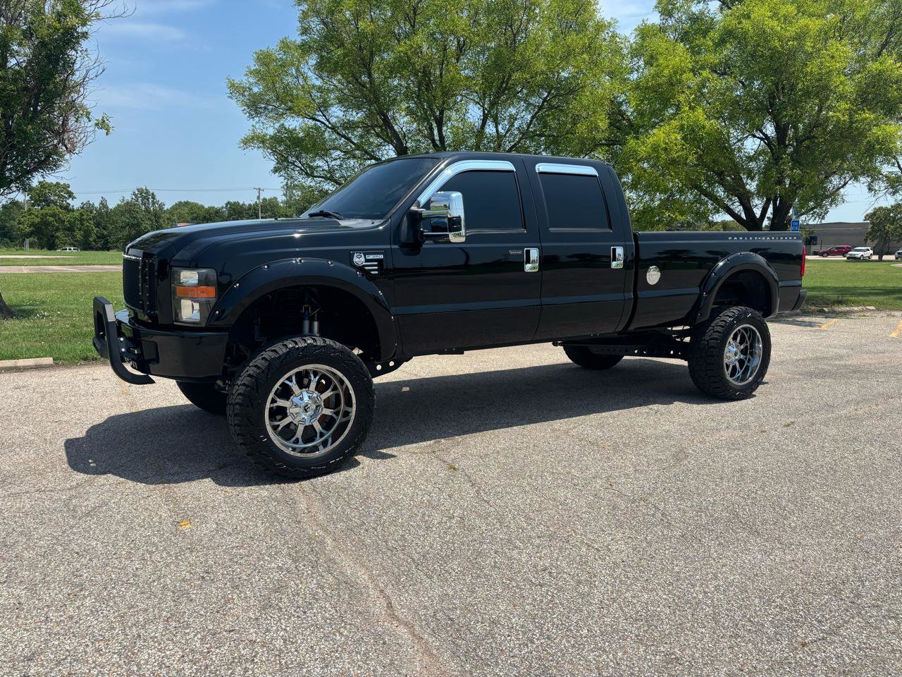 Used 2009 Ford F350 Harley-Davidson image 2