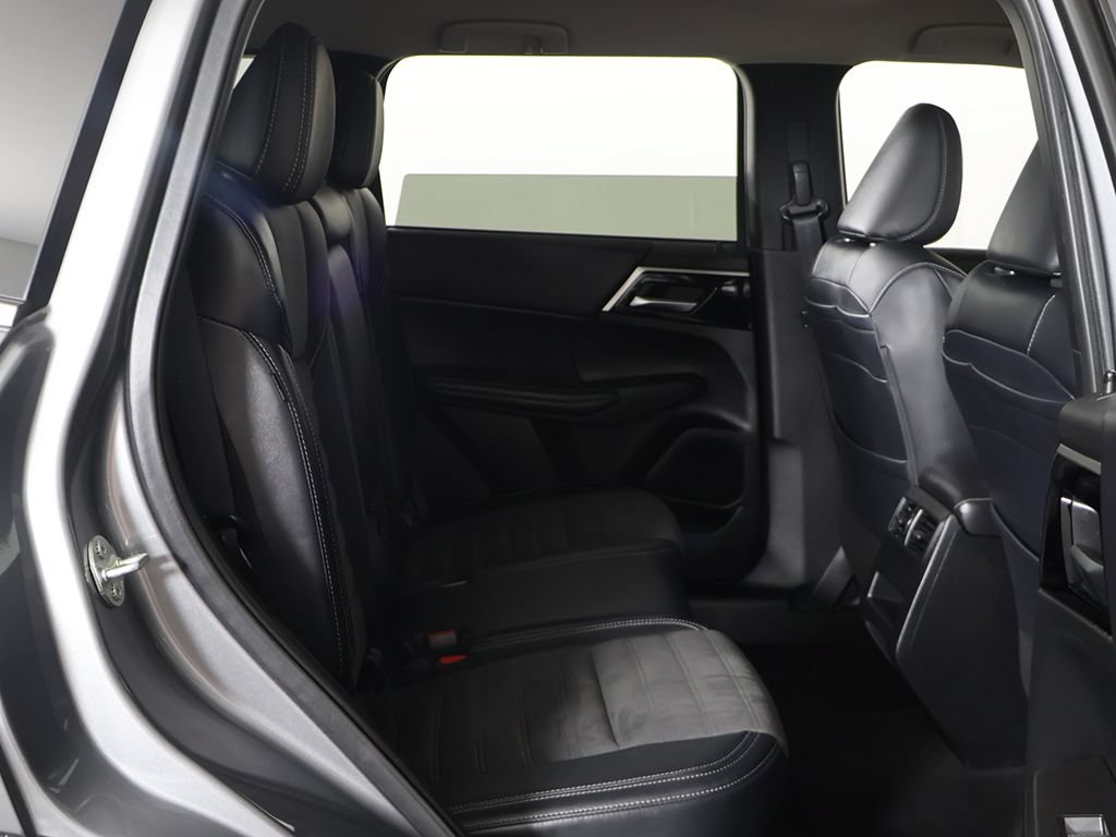 Used 2024 Mitsubishi Outlander SE AWD/4WD image 31