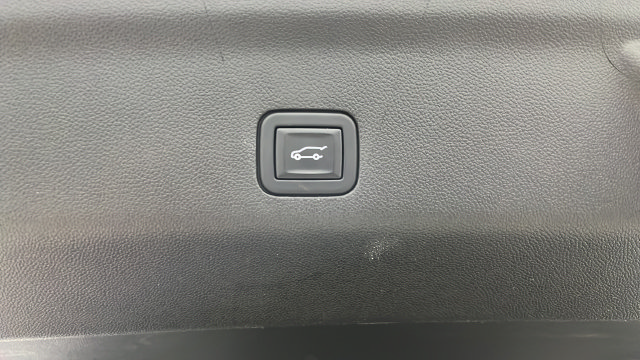 Used 2023 GMC Yukon Denali AWD/4WD image 30