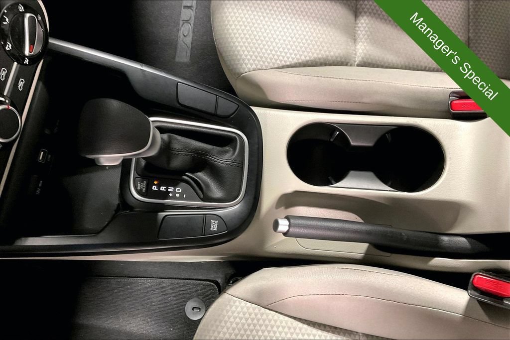 Used 2025 Kia Soul LX w/ LX Technology Package FWD image 17