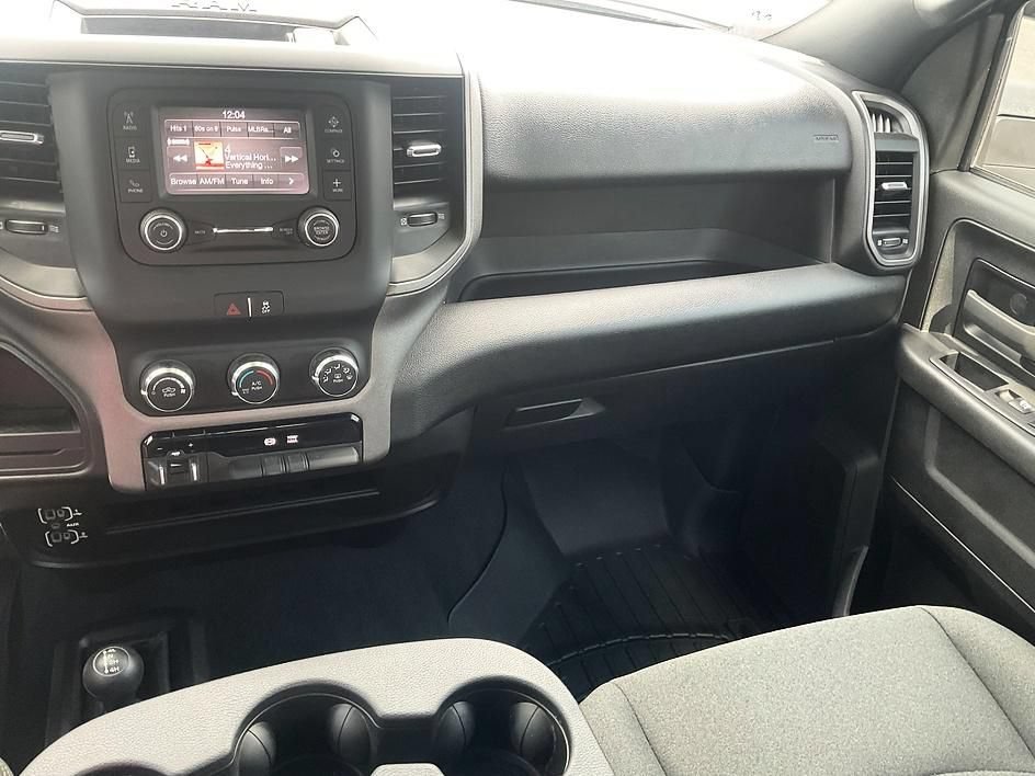 Used 2024 RAM 3500 Tradesman w/ Chrome Appearance Group AWD/4WD image 5