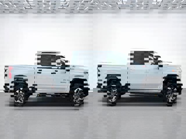 Used 2025 Chevrolet Silverado 2500 Custom w/ Custom Value Package AWD/4WD image 3