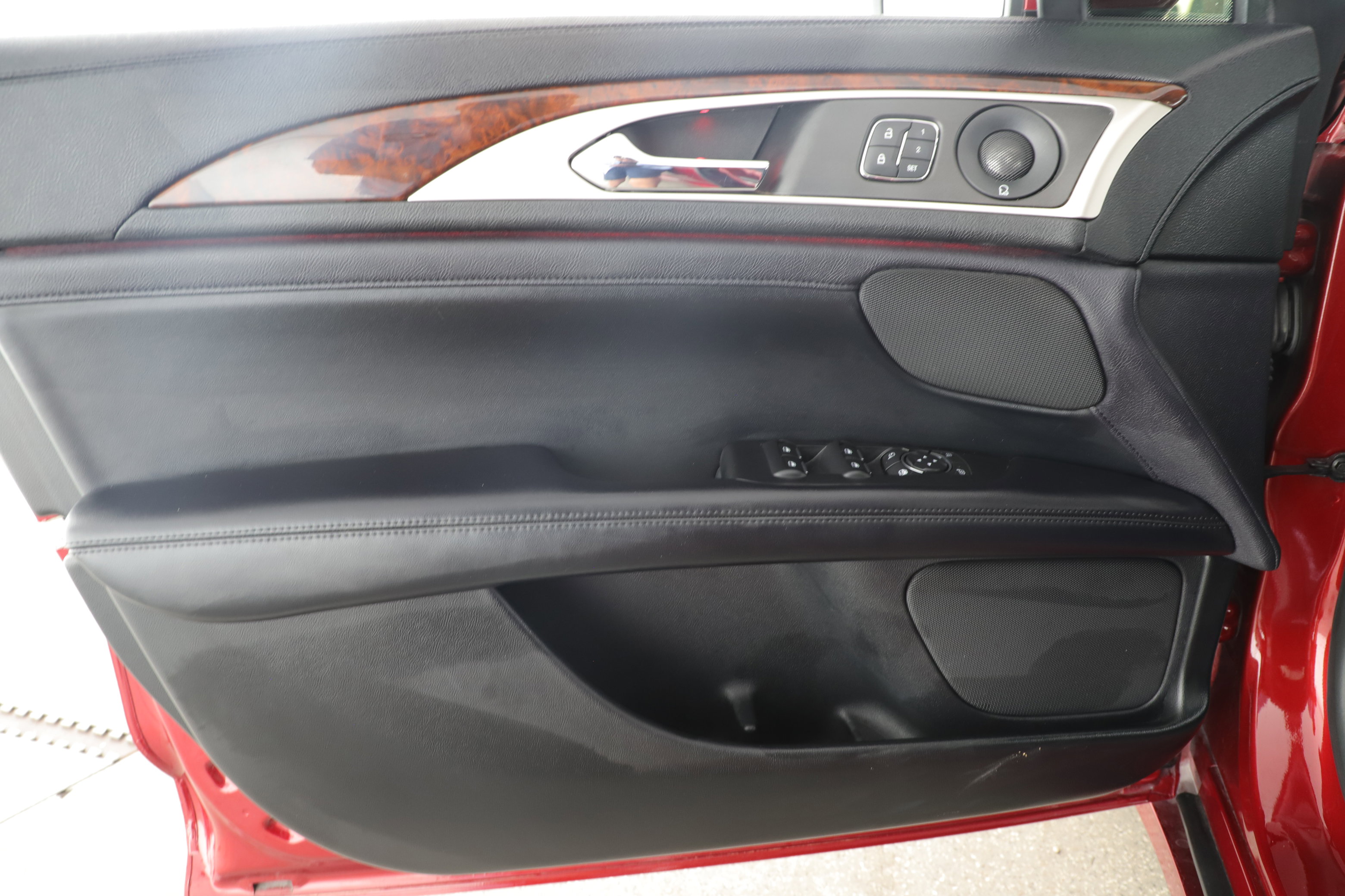Used 2019 Lincoln MKZ Reserve w/ Reserve Plus Package FWD image 8