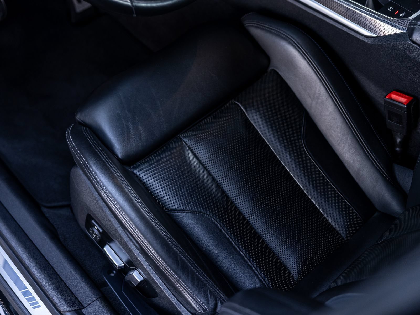 Used 2023 BMW M3 w/ Executive Package RWD image 27