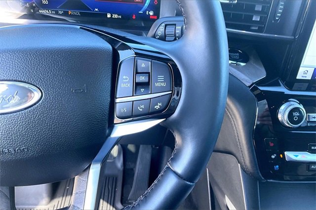 Used 2022 Ford Explorer Platinum w/ Technology Package image 17