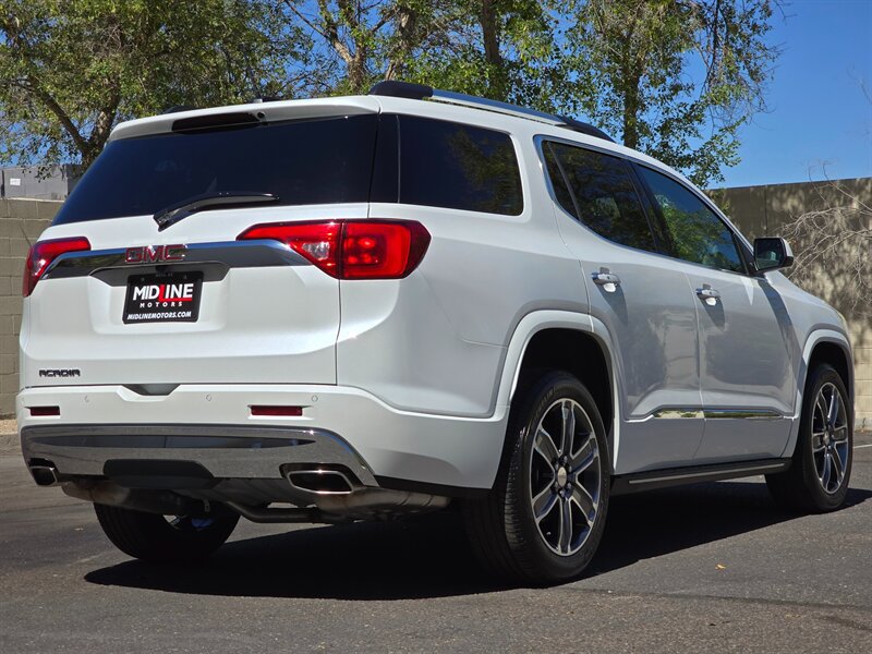 Used 2019 GMC Acadia Denali w/ Technology Package FWD image 10