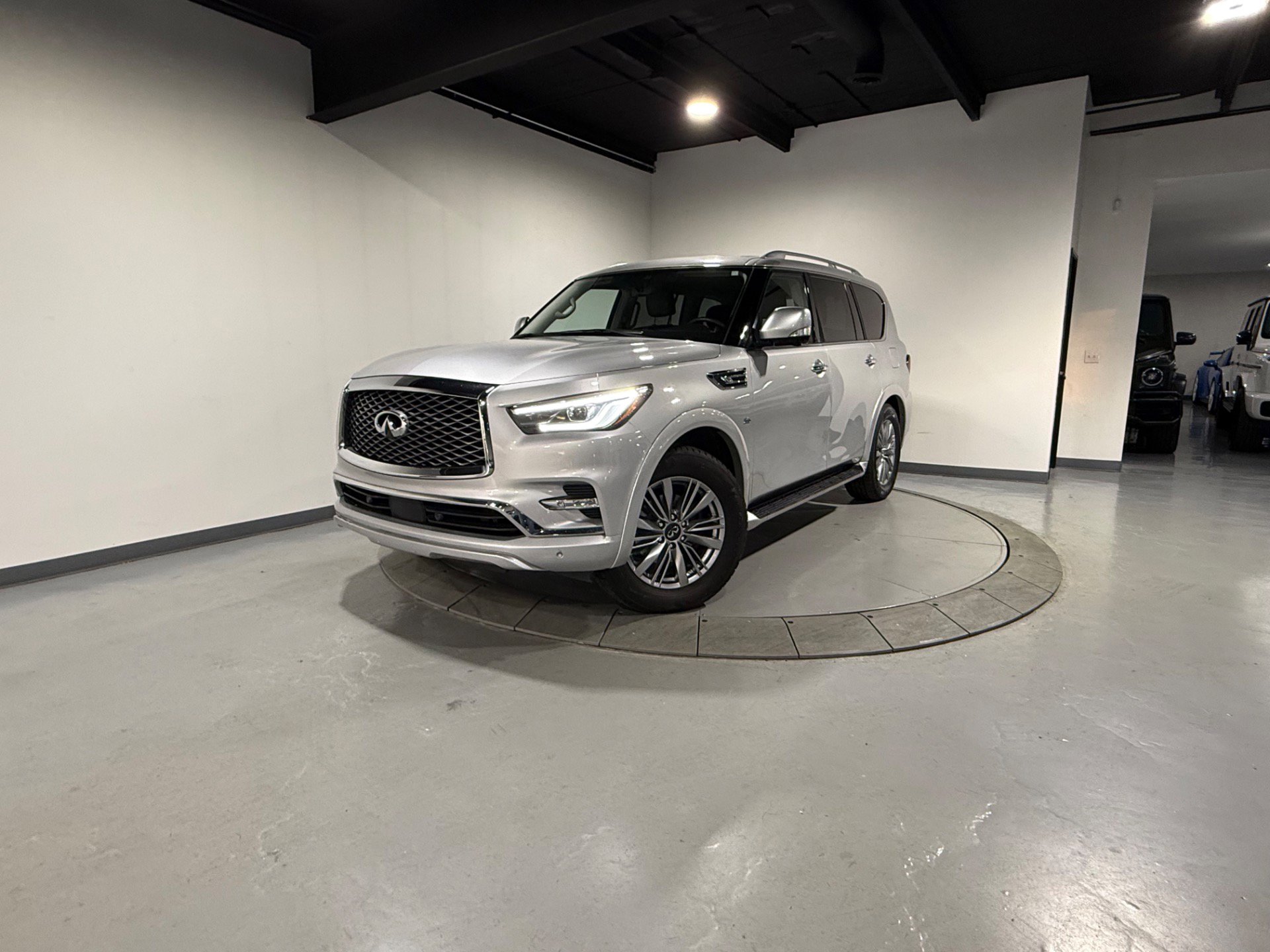 Used 2020 INFINITI QX80 Luxe w/ Proassist Package image 3