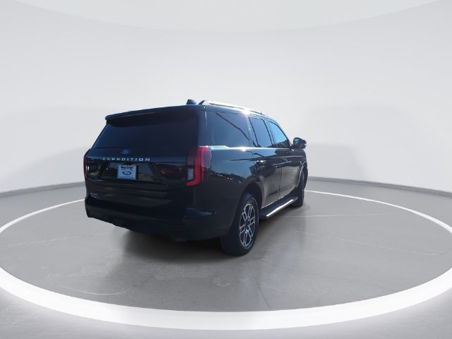 Used 2025 Ford Expedition Active AWD/4WD image 8