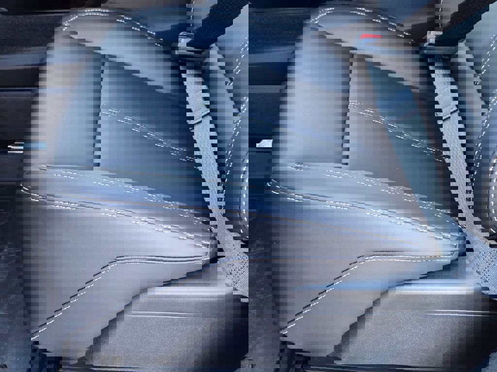 New 2026 Cadillac Optiq Luxury 1 w/ LPO, Floor Liner Package image 26