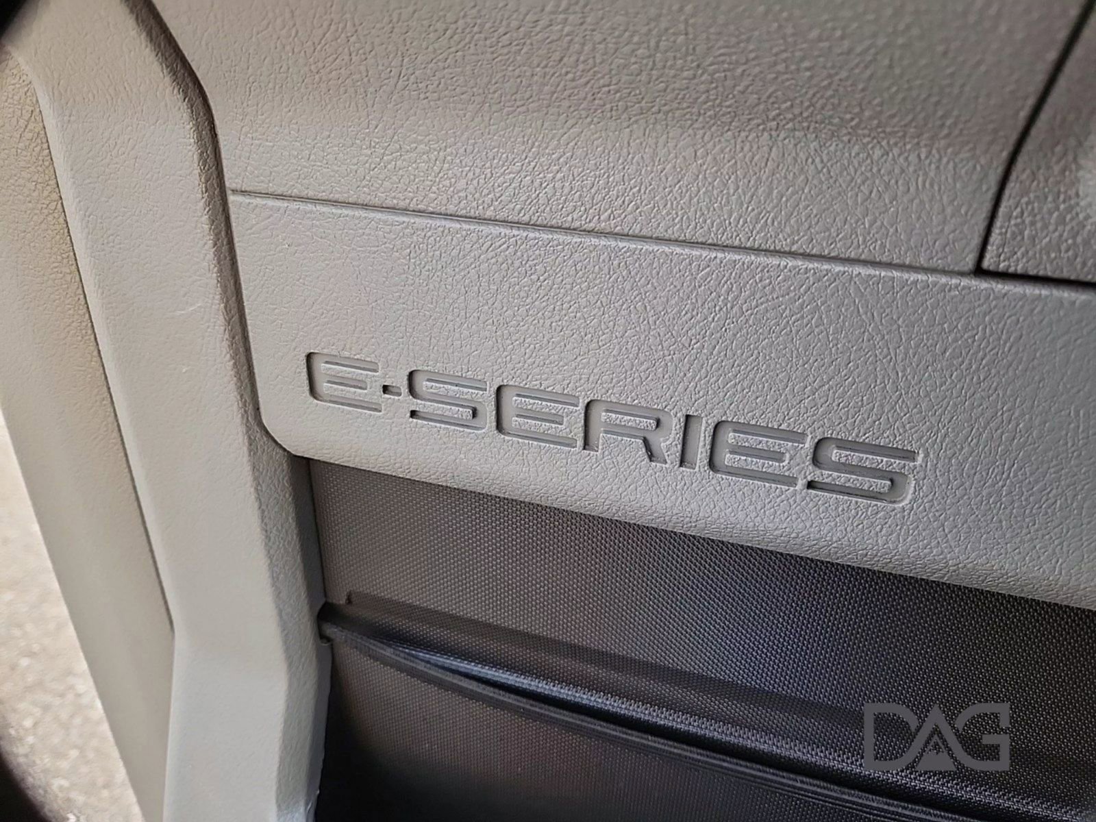 Used 2015 Ford E-350 and Econoline 350 Super Duty image 33