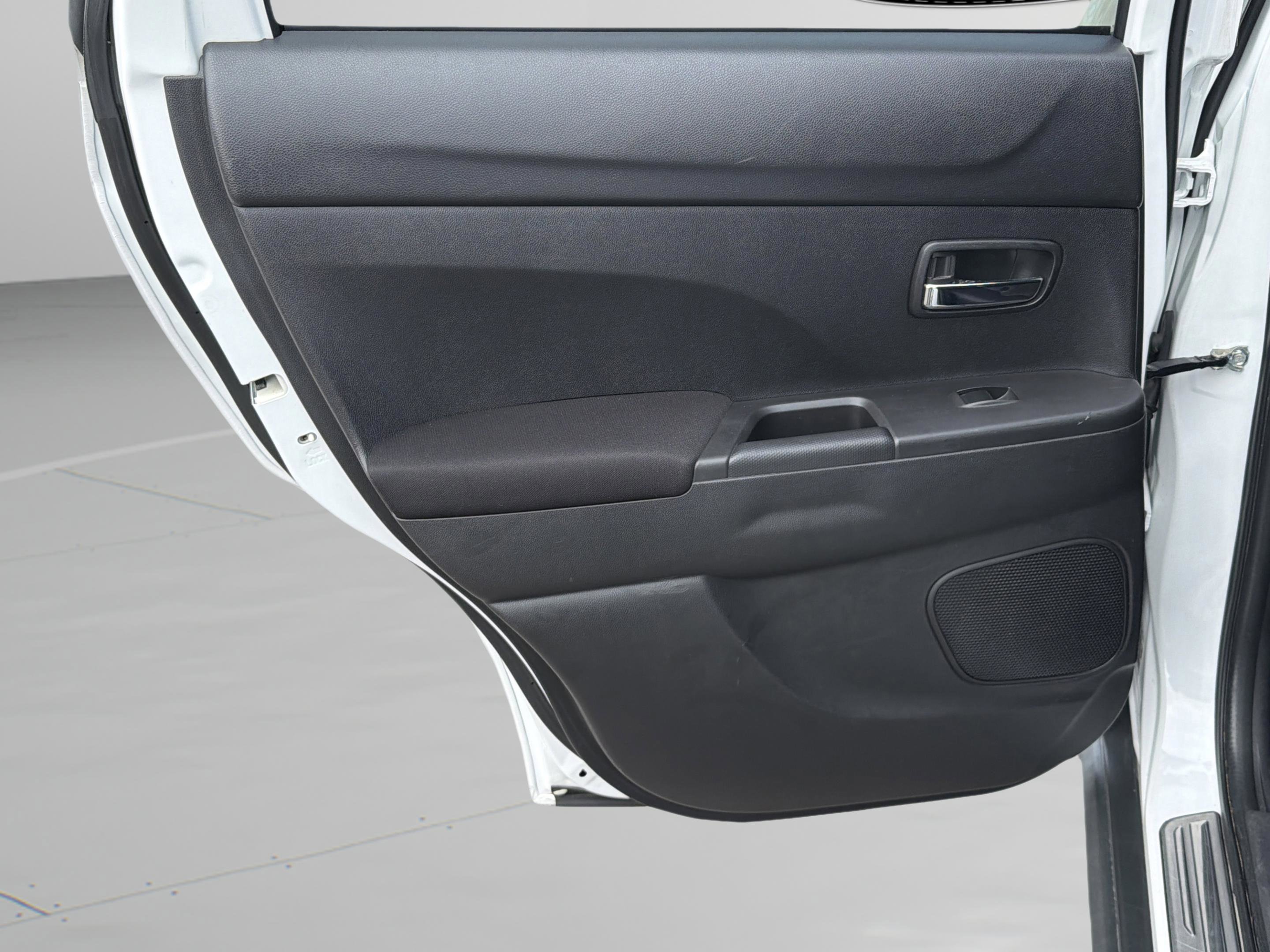 Used 2015 Mitsubishi Outlander Sport GT image 33