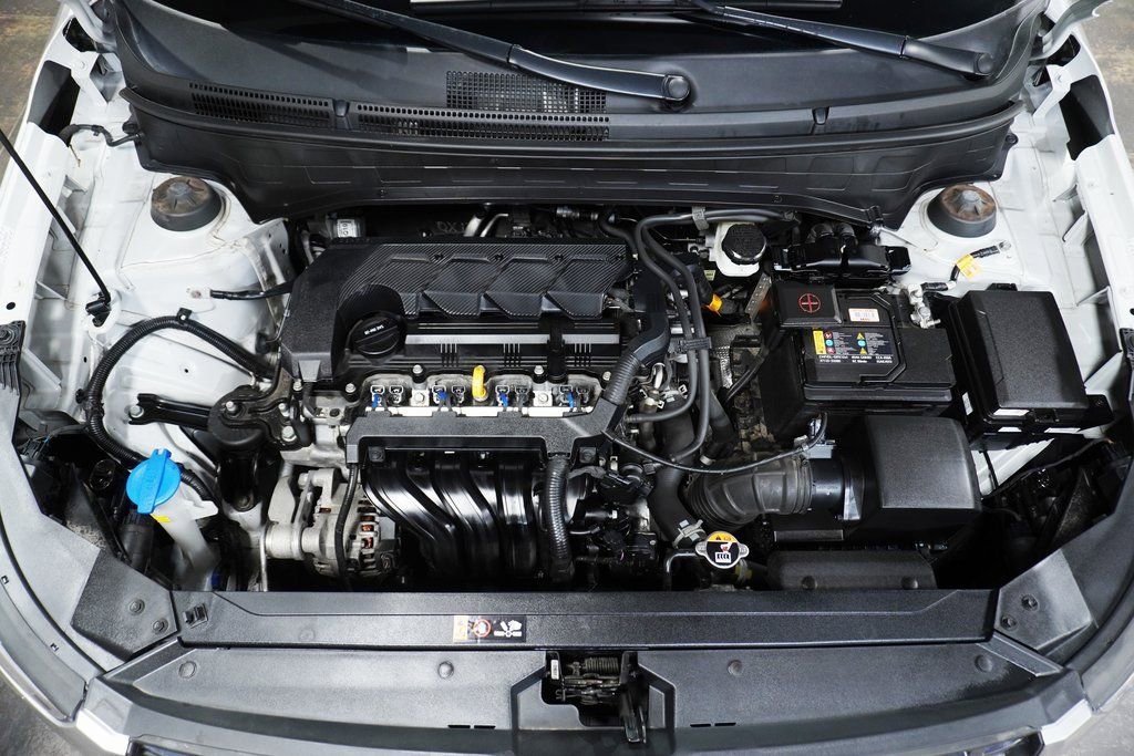 Used 2024 Hyundai Venue SEL image 9