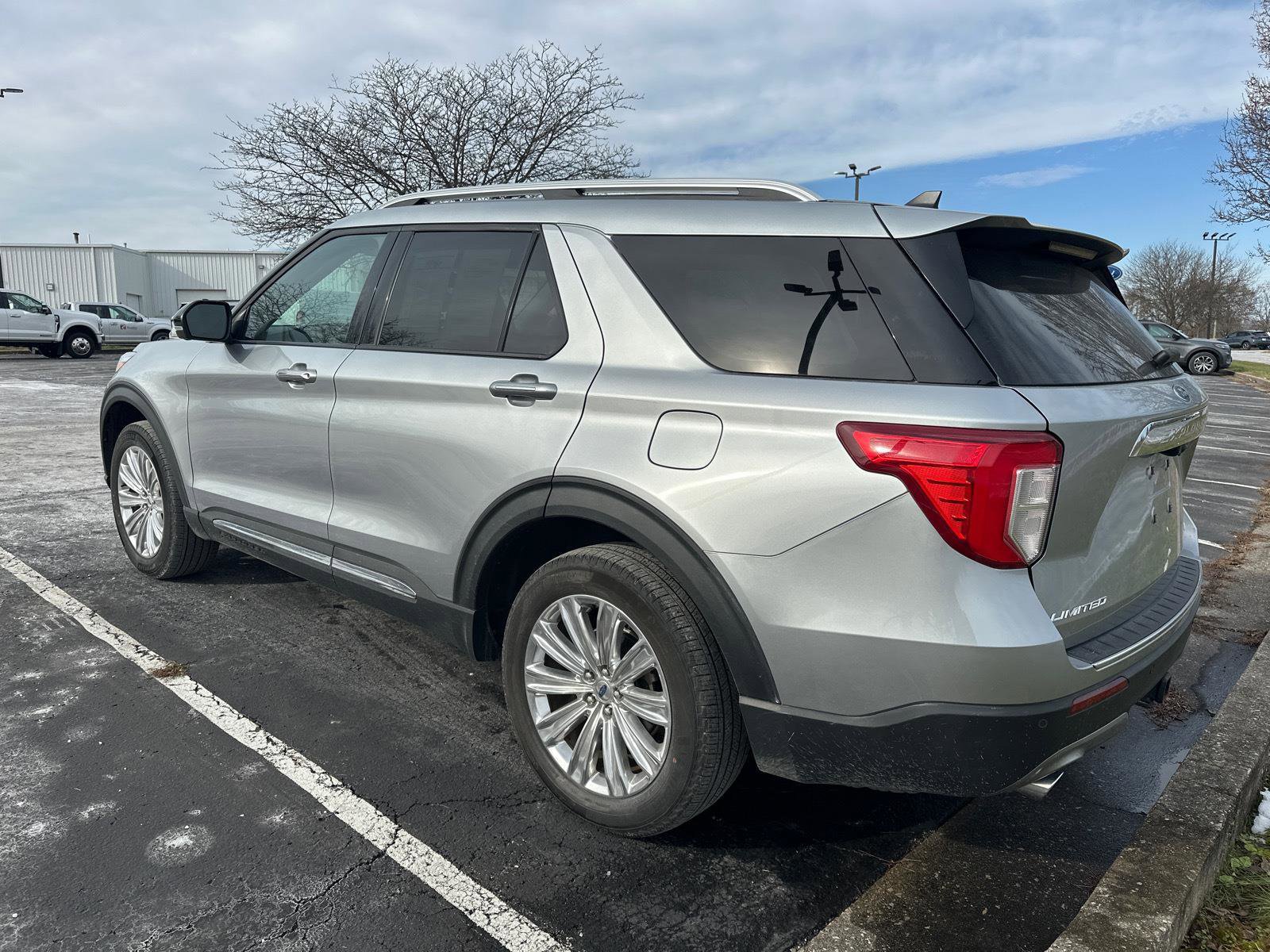 Used 2022 Ford Explorer Limited w/ Limited Technology Package image 3