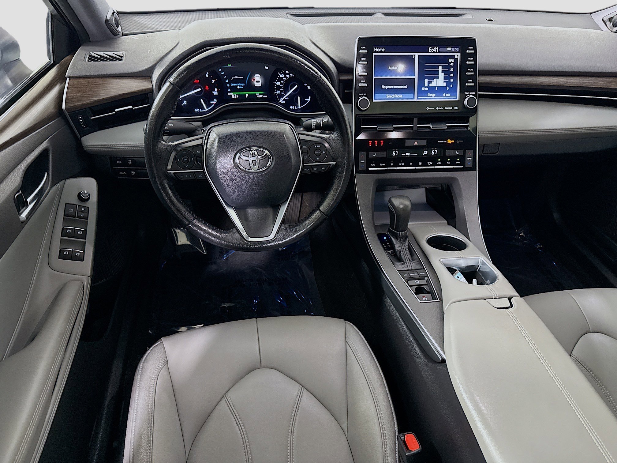 Used 2019 Toyota Avalon XLE w/ Moonroof Package image 17