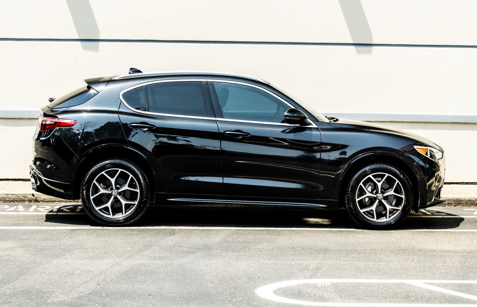 Used 2021 Alfa Romeo Stelvio Ti AWD/4WD image 10