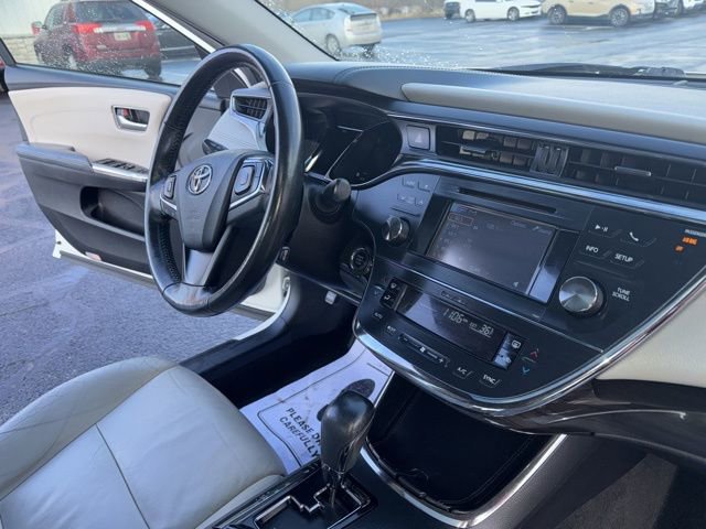 Used 2014 Toyota Avalon XLE Premium image 25
