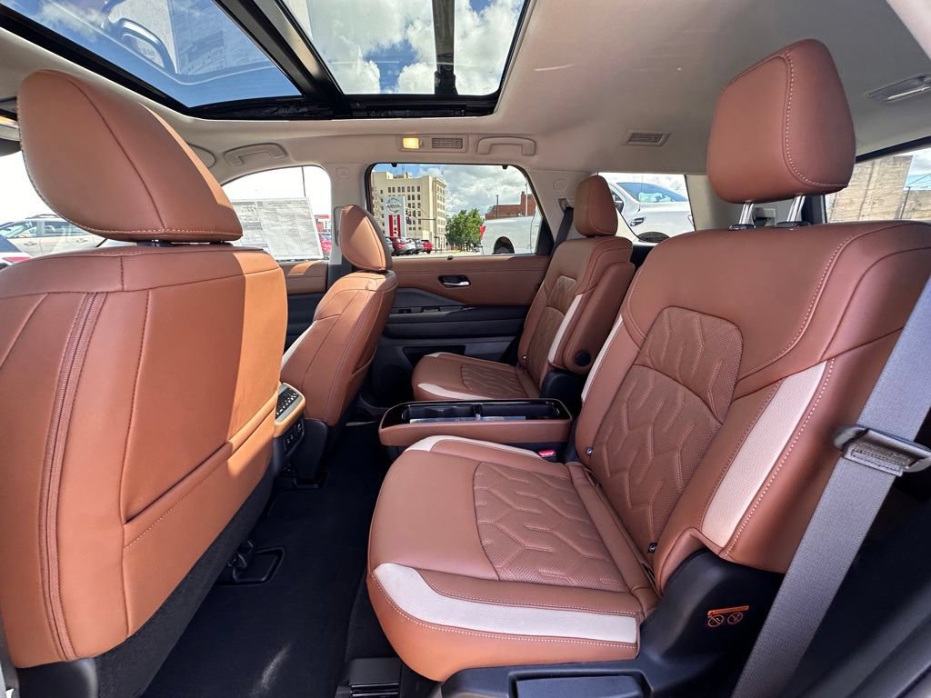 New 2026 Nissan Pathfinder Platinum AWD/4WD image 15