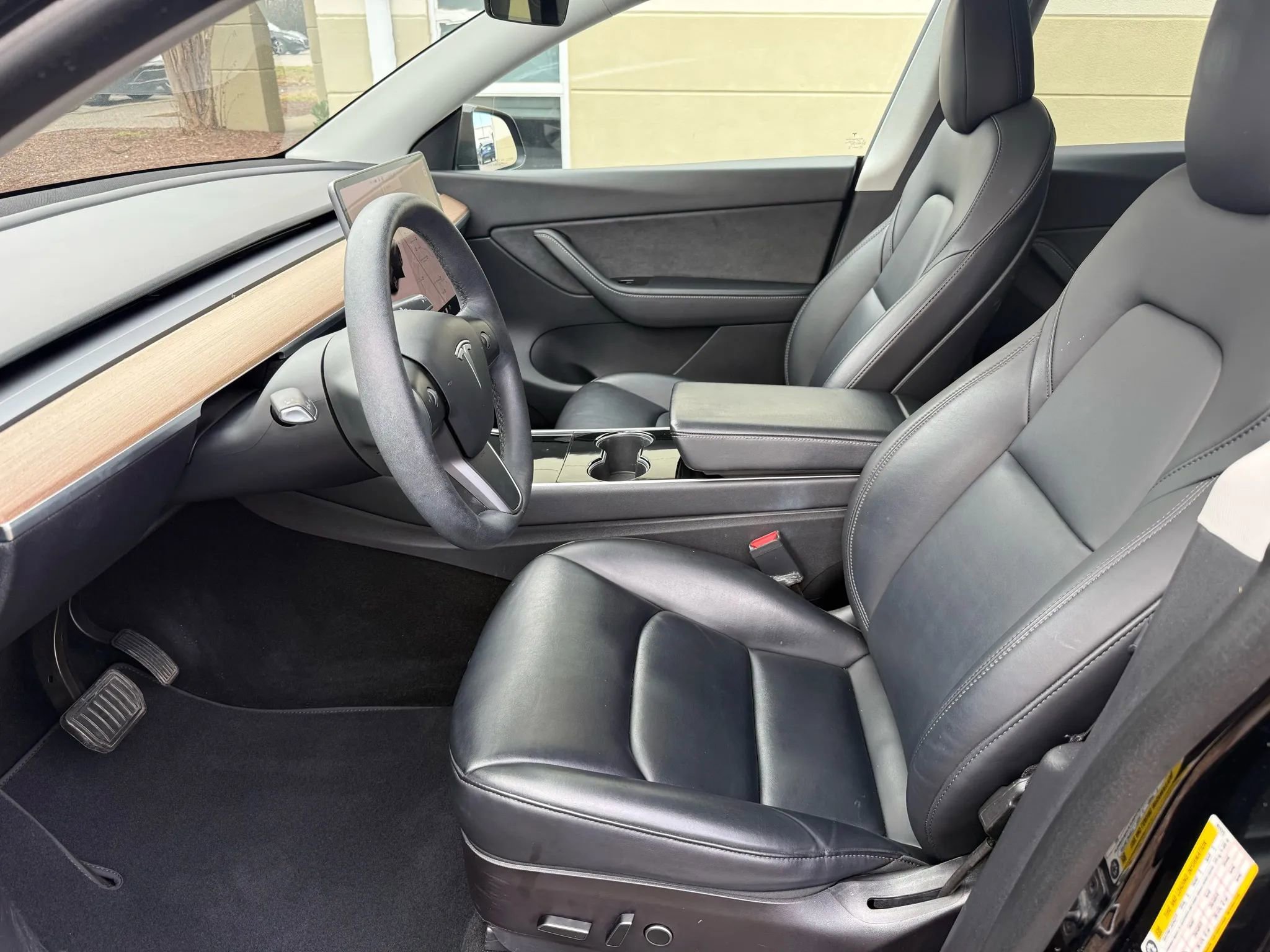 Used 2021 Tesla Model Y Long Range image 15